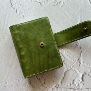 Pocket rings cover with nip & snap closure