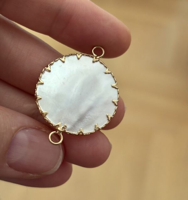 Freshwater Pearl & Shell Folio Connector - Image 3