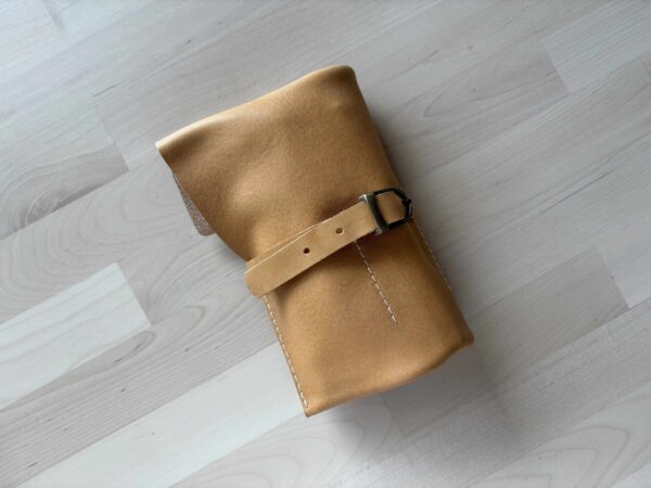 Leather pen roll with buckle - Image 3
