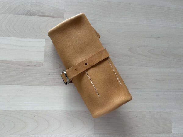Leather pen roll with buckle - Image 8