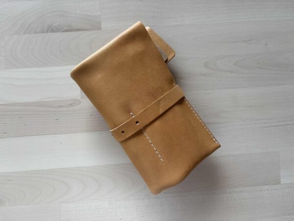 Leather pen roll with buckle - Image 2