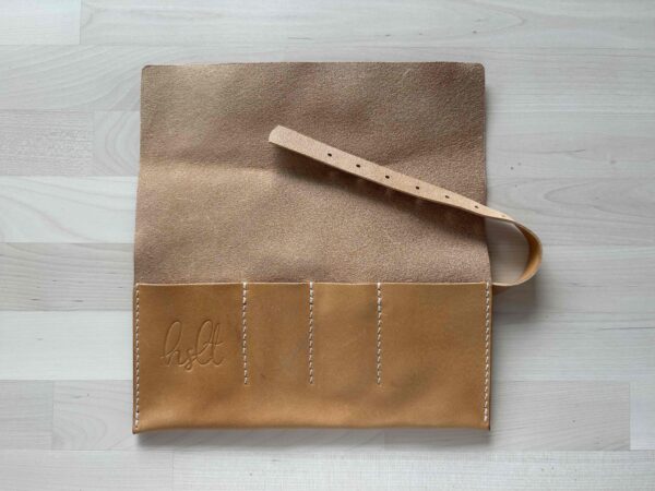 Leather pen roll with buckle - Image 5