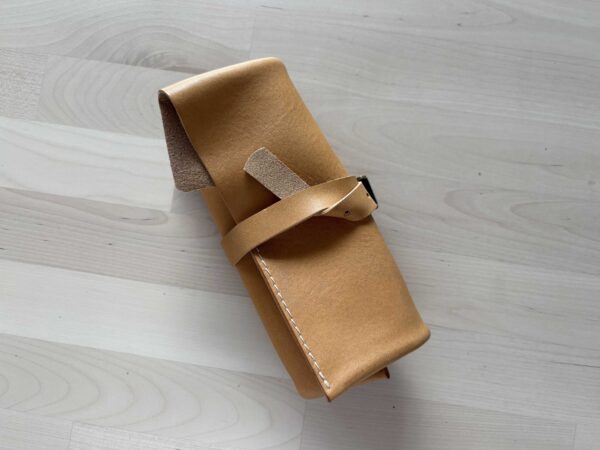 Leather pen roll with buckle - Image 7