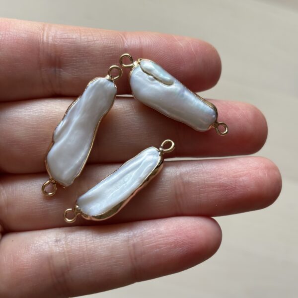 Freshwater Pearl & Shell Folio Connector - Image 8