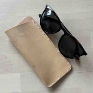 Gaze – Leather glasses sleeve