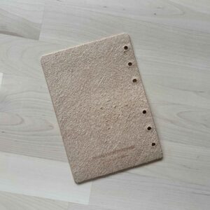 Single-Layer Flyleaf