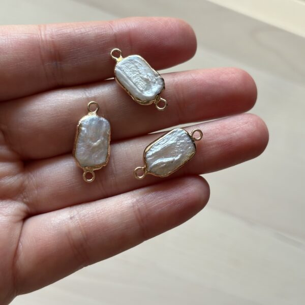 Freshwater Pearl & Shell Folio Connector - Image 4