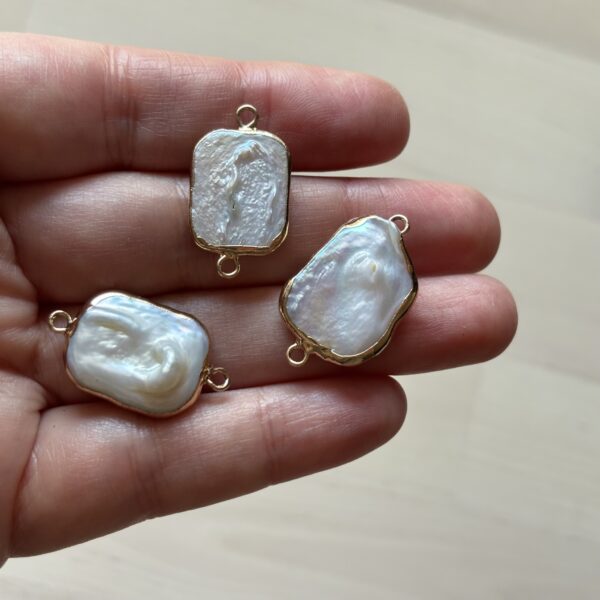 Freshwater Pearl & Shell Folio Connector - Image 13