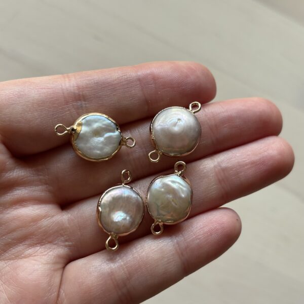 Freshwater Pearl & Shell Folio Connector - Image 12