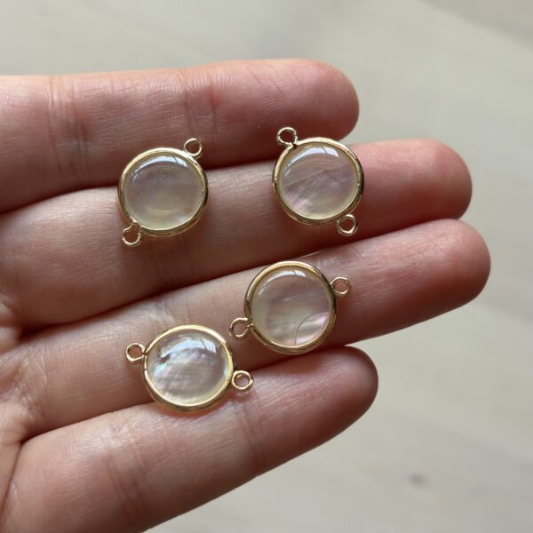 Freshwater Pearl & Shell Folio Connector - Image 10