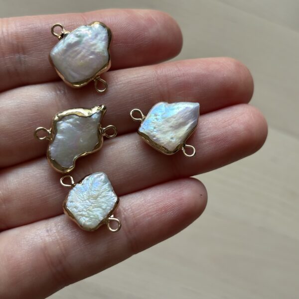 Freshwater Pearl & Shell Folio Connector - Image 2