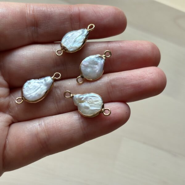 Freshwater Pearl & Shell Folio Connector
