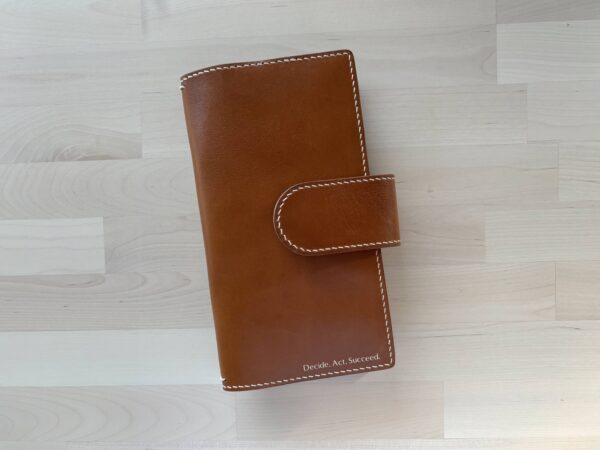Nip & snap closure cover for Travelers'