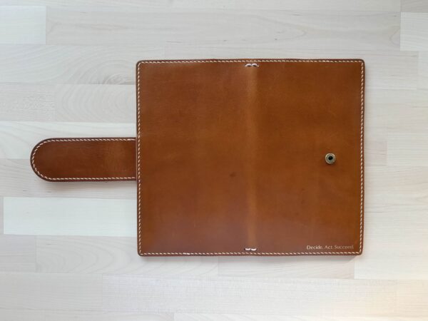Nip & snap closure cover for Travelers' - Image 3